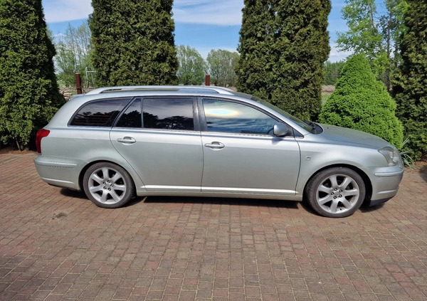 Toyota Avensis cena 8750 przebieg: 446000, rok produkcji 2005 z Sochaczew małe 172